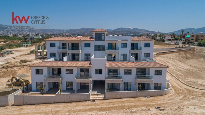 2 Bedroom Apartment For sale in Peyia /Coral Bay