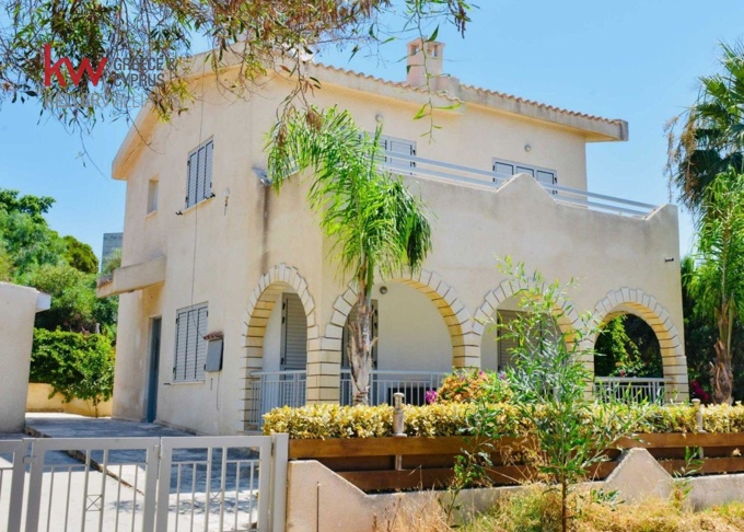 3 Bedroom Detached house For Sale in Peyia