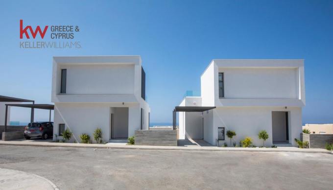3 Bedroom Villa For Sale in Chloraka