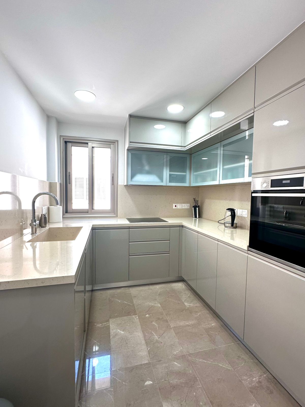 For sale, 3 Bedroom Apartment By Lighthouse Beach