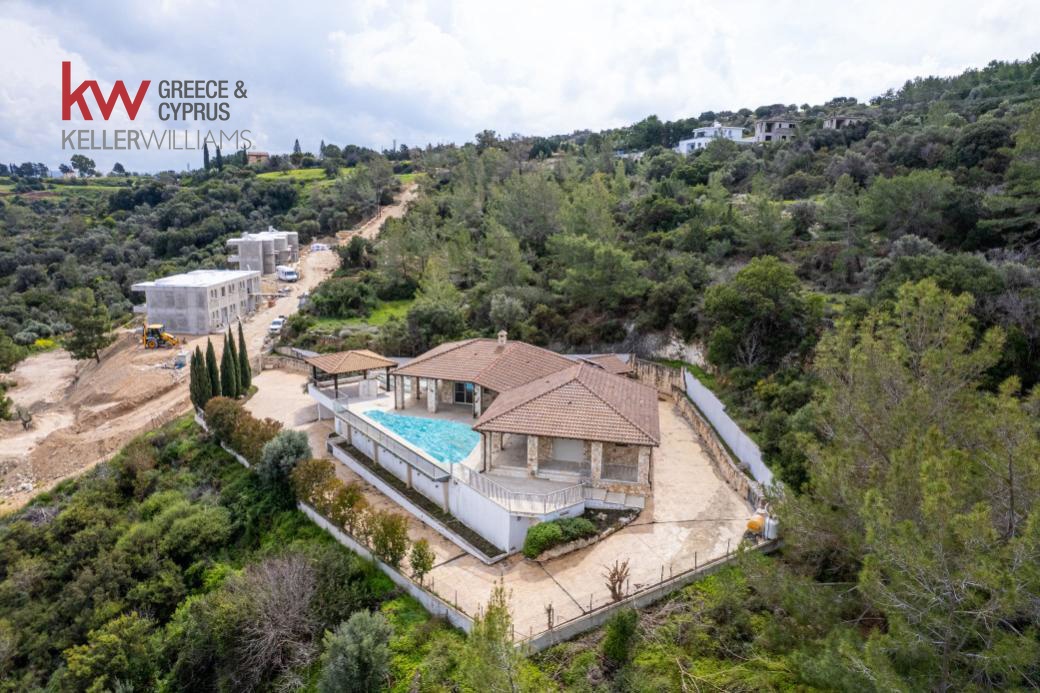 For sale, Neo Chorio Pafou, Bungalow 220 sqr.m.