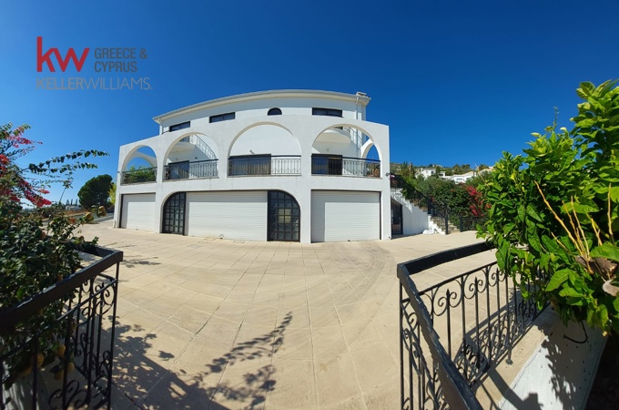 5 Bedroom Villa for Sale in Tala, Paphos