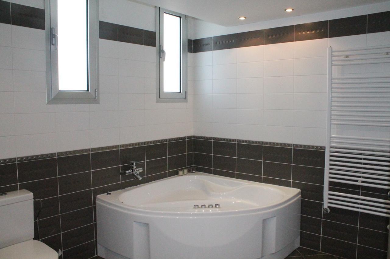 Luxury 5 Bedroom Detached house For sale
