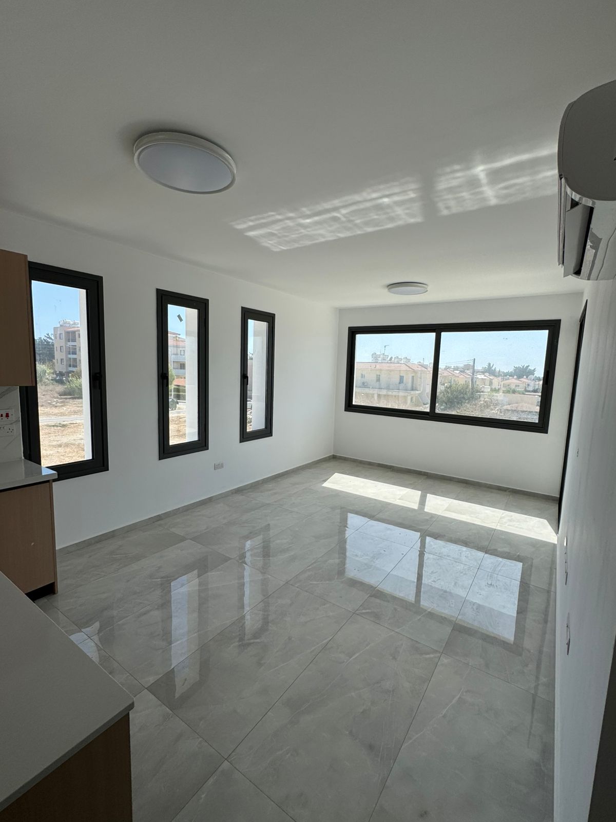 2 Bedroom Apartment Univeral