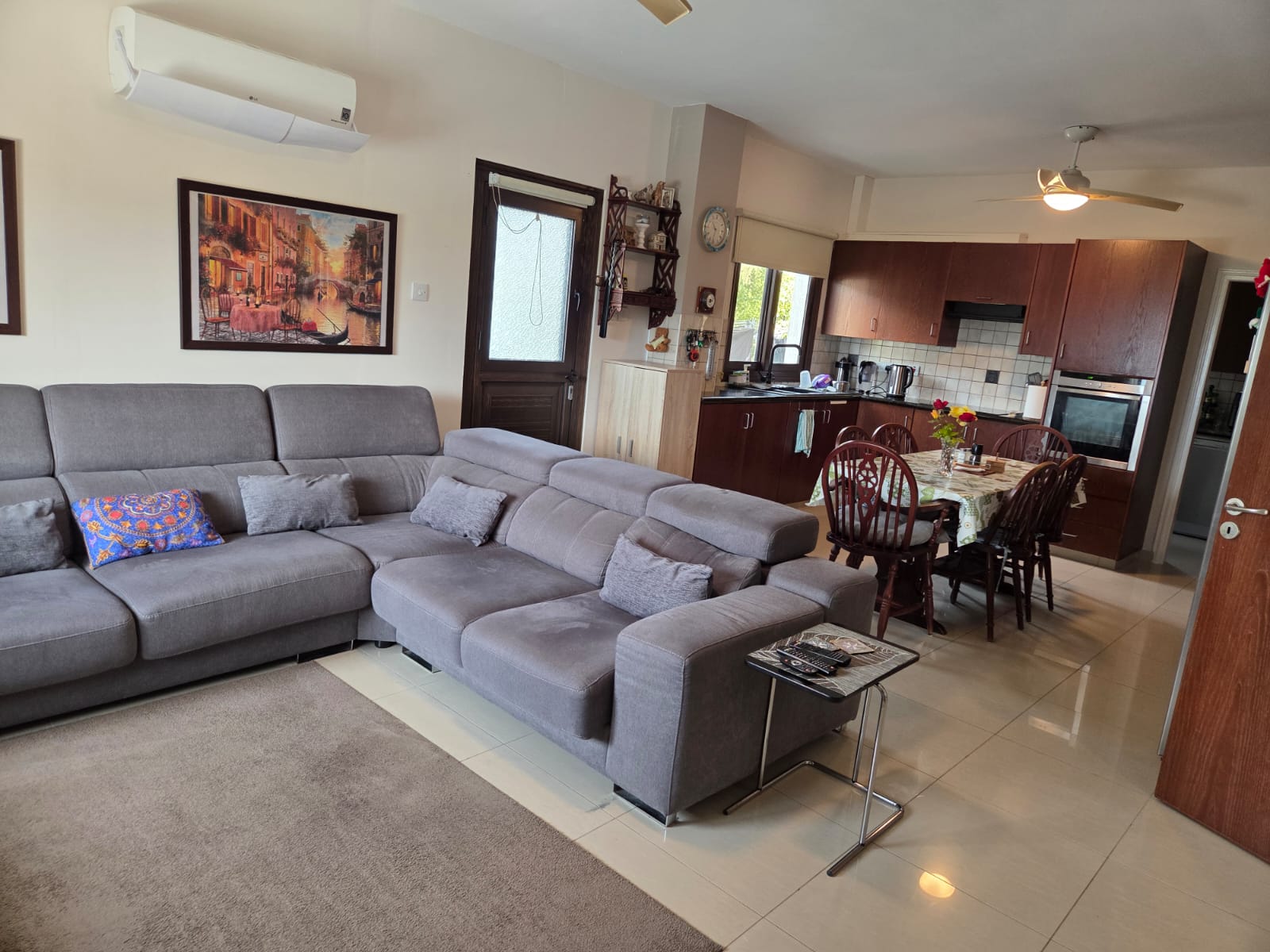 4 Bedroom Villa for Sale in Armou, Paphos