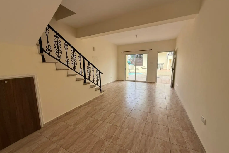 2- Bedroom Townhouse For Sale in Anavargos