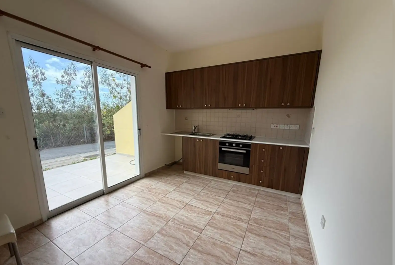 2- Bedroom Townhouse For Sale in Anavargos
