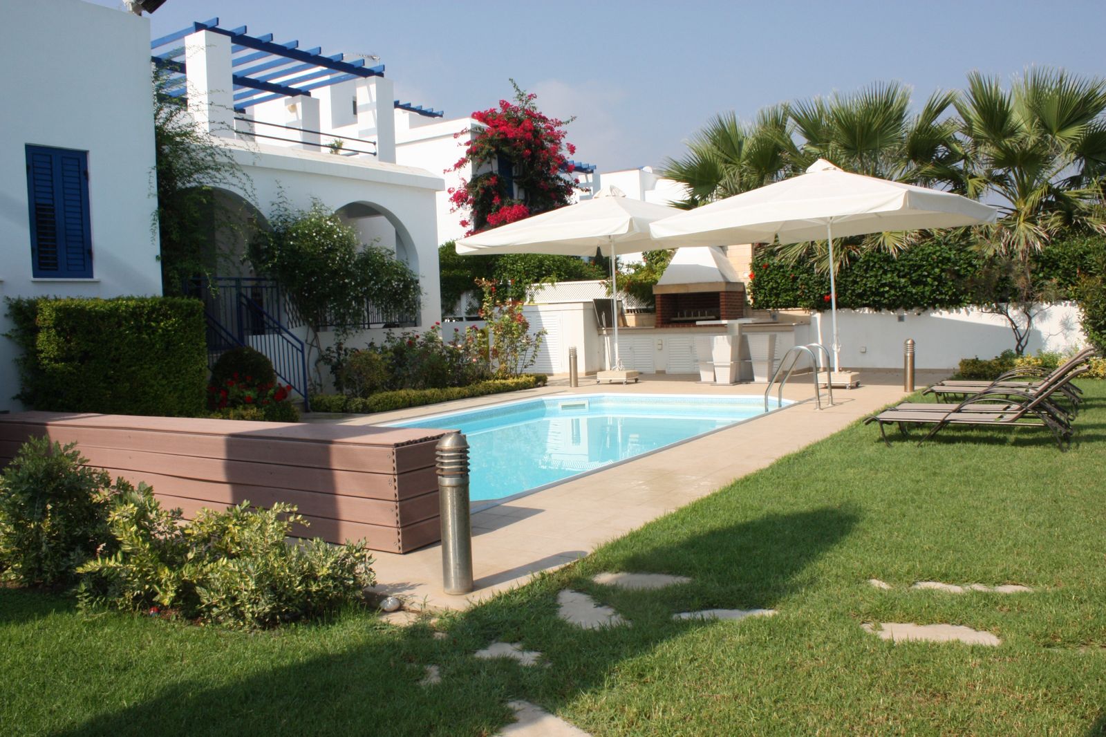 7 Bedroom Villa for Sale in Latchi