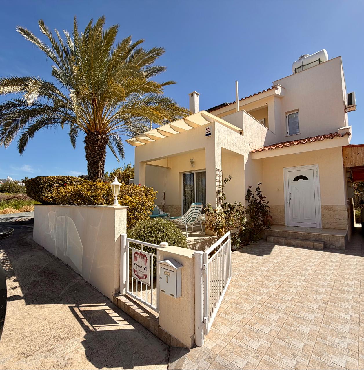 2 Bedroom Detached Villa For Sale in Pegeia