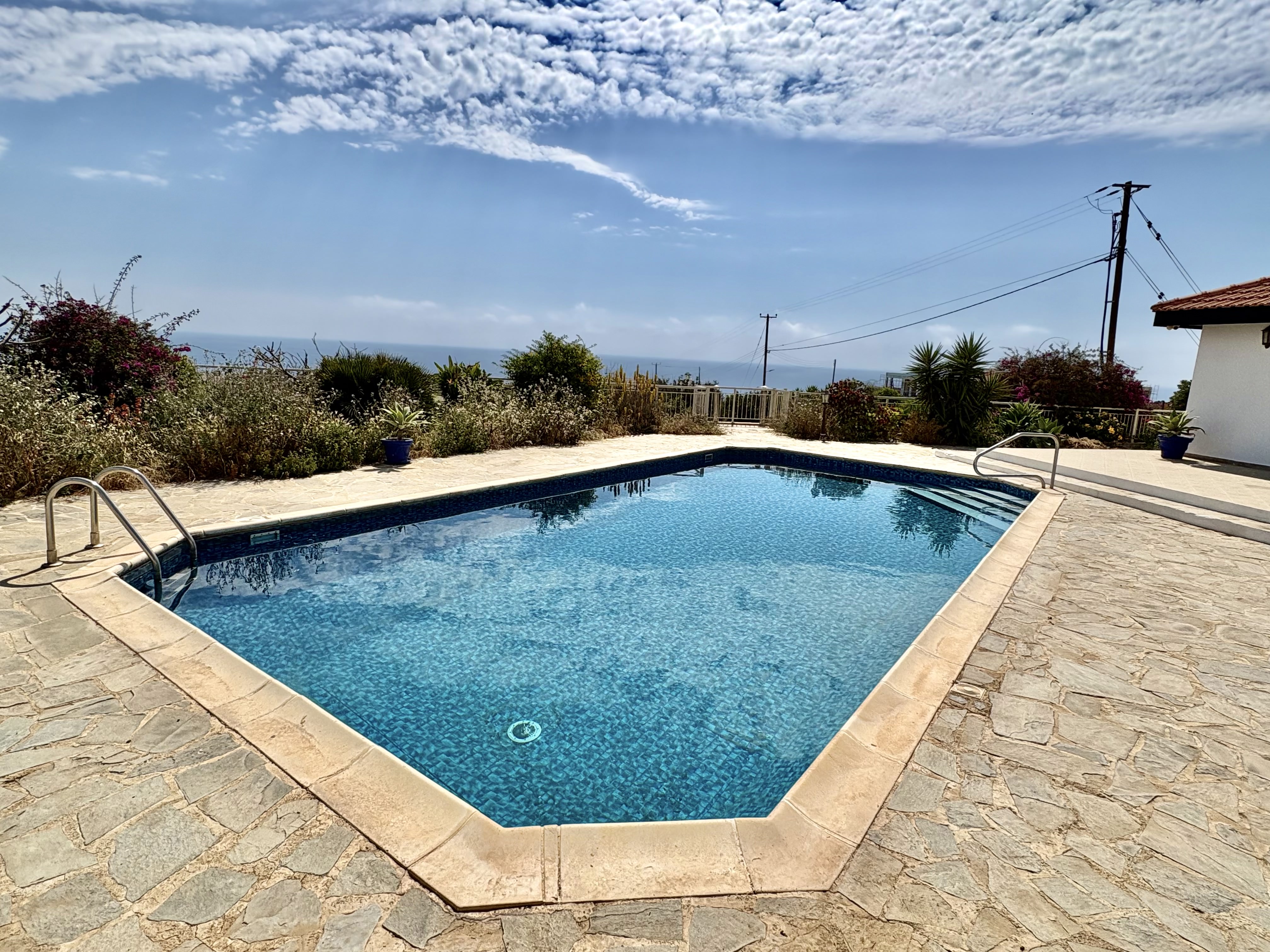 4 Bedroom Bungalow For Sale in Sea Caves, Peyia