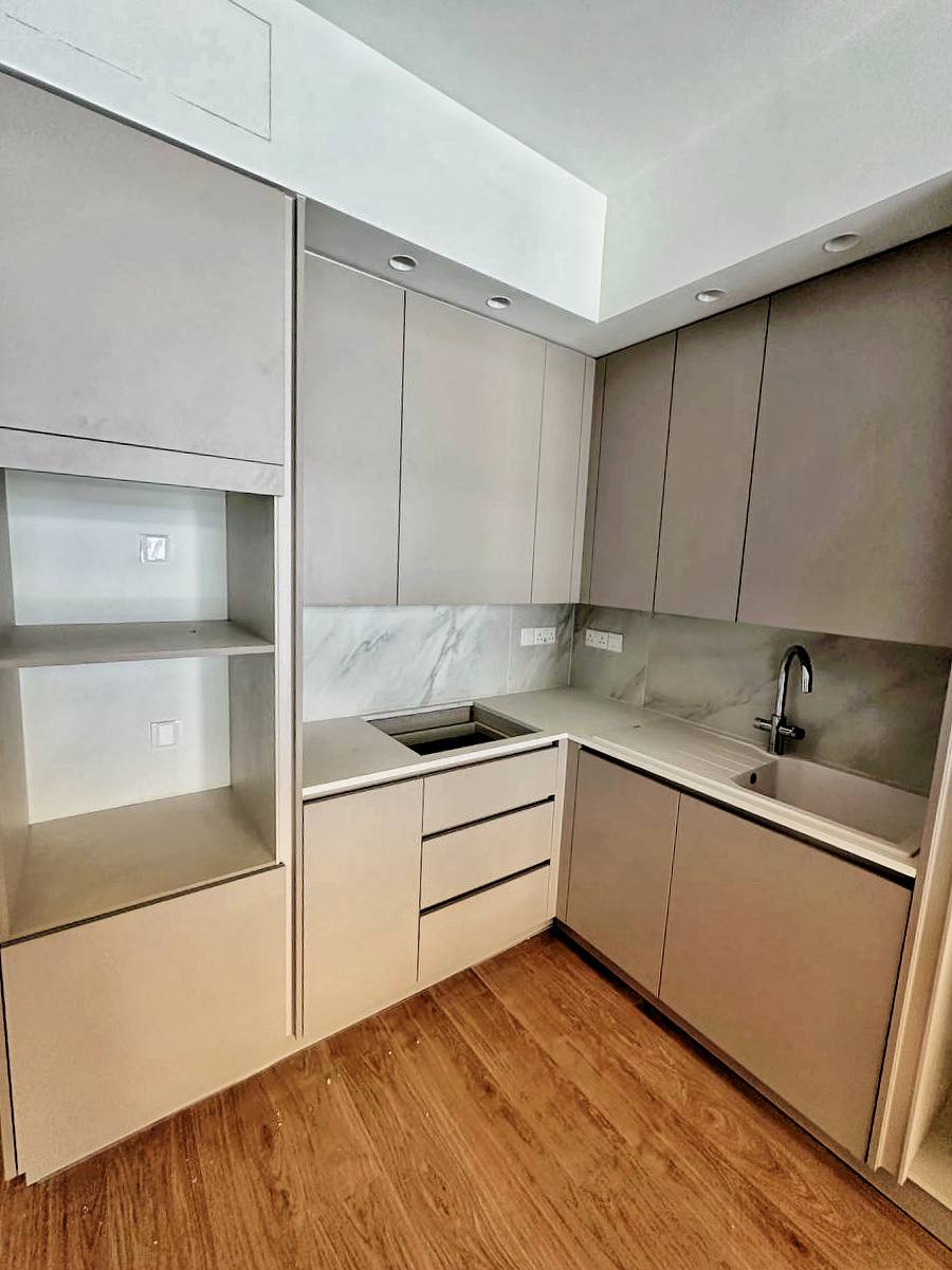 Luxury 1-Bedroom Apartment