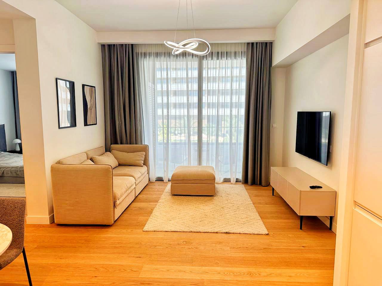Luxury 1-bedroom apartment in Eden Roc