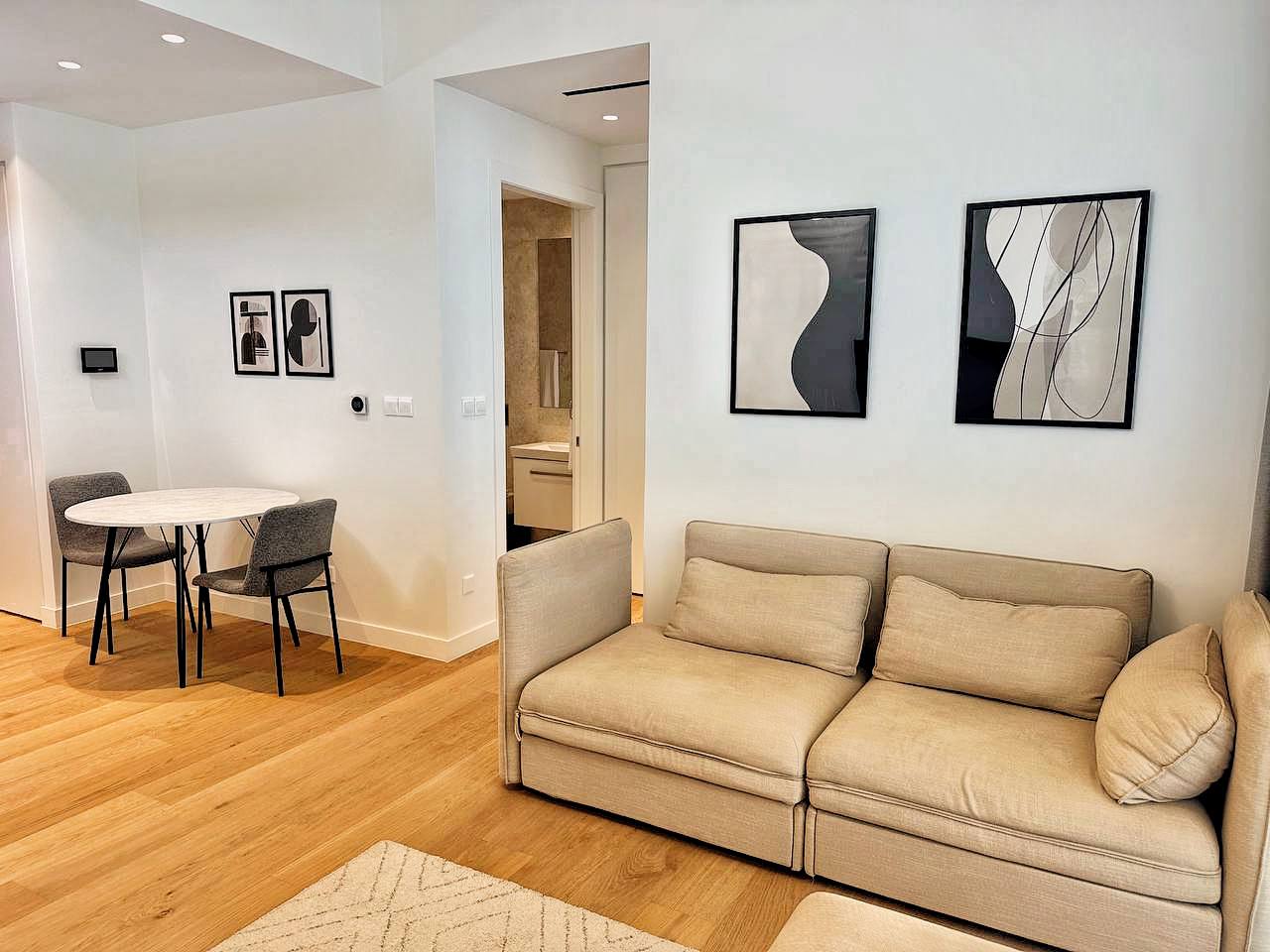 Luxury 1-bedroom apartment in Eden Roc