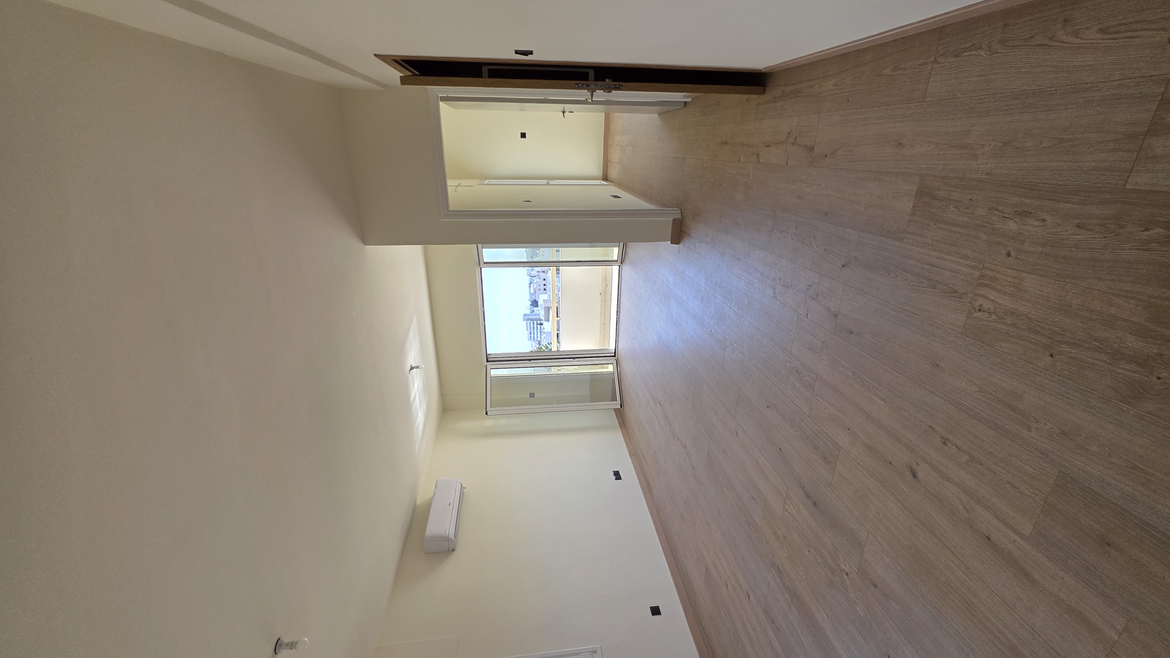 Luxuriously Renovated 3-Bedroom Penthouse in Prime Central Location, Agioi Omologites