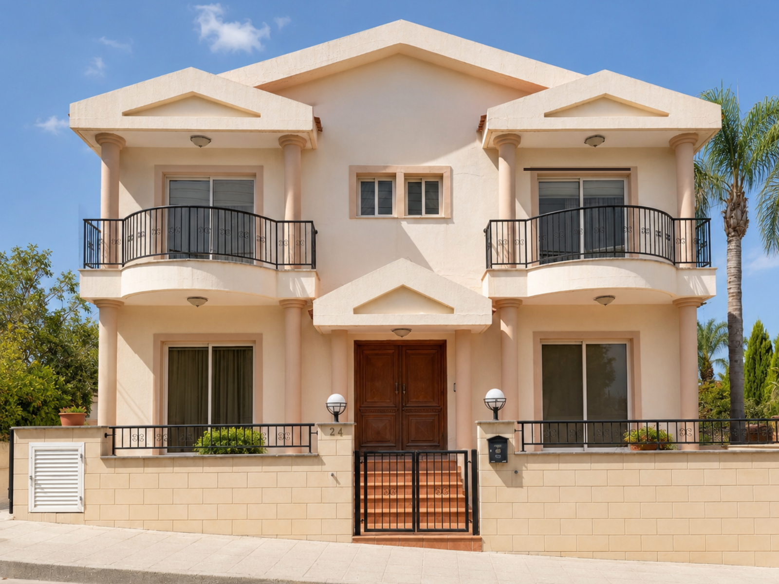 5 Bedroom House Agios Athanasios