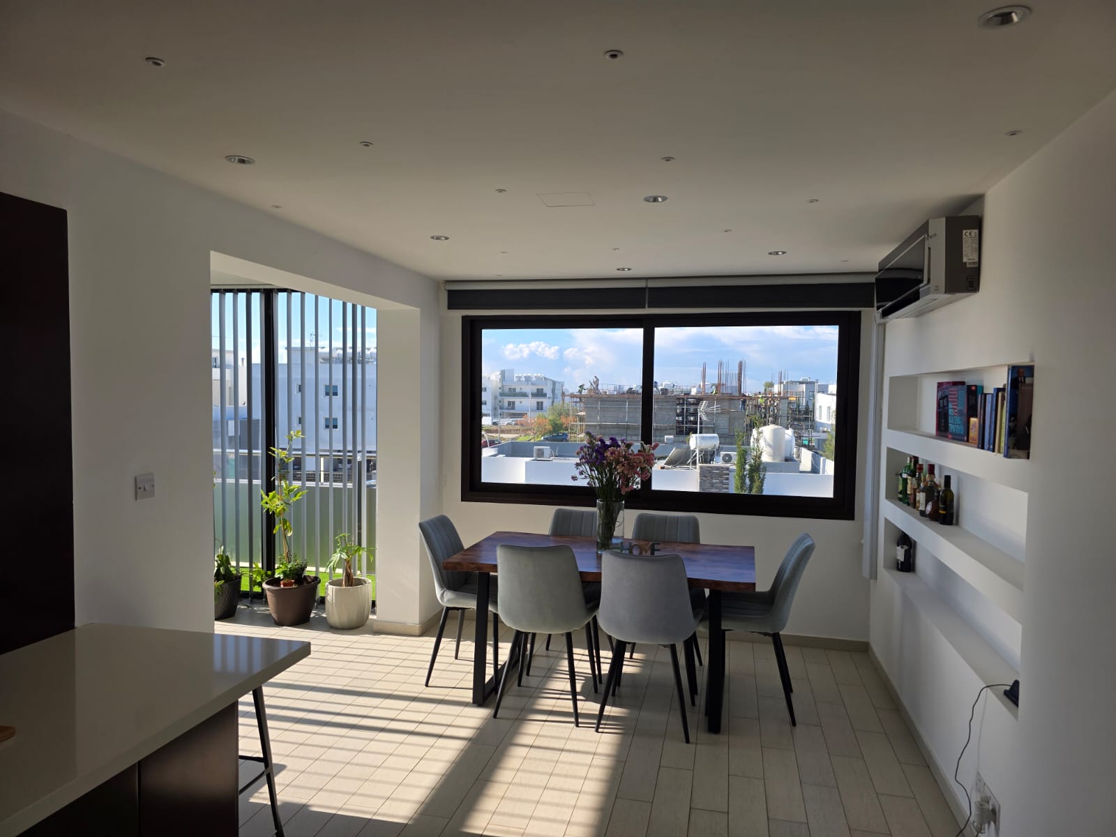 2 bedroom Penthouse with huge veranda
