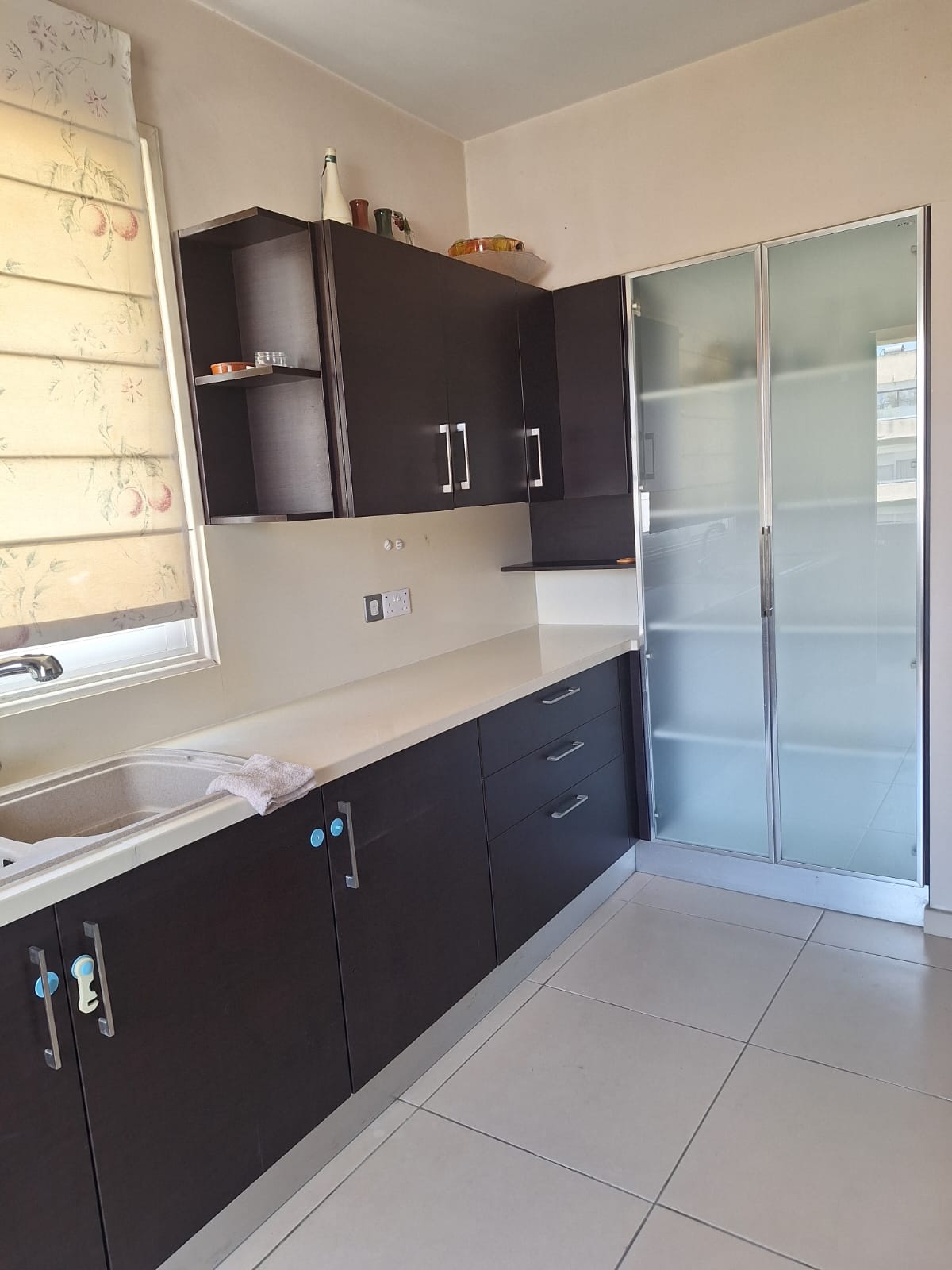 APARTMENT 4 BED STROVOLOS