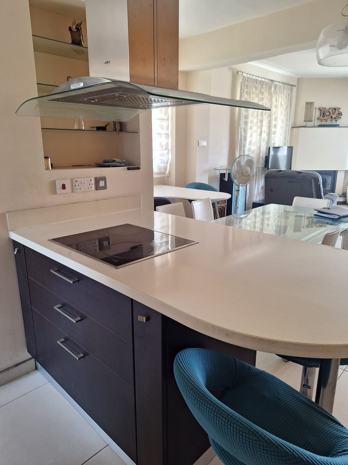 APARTMENT 4 BED STROVOLOS