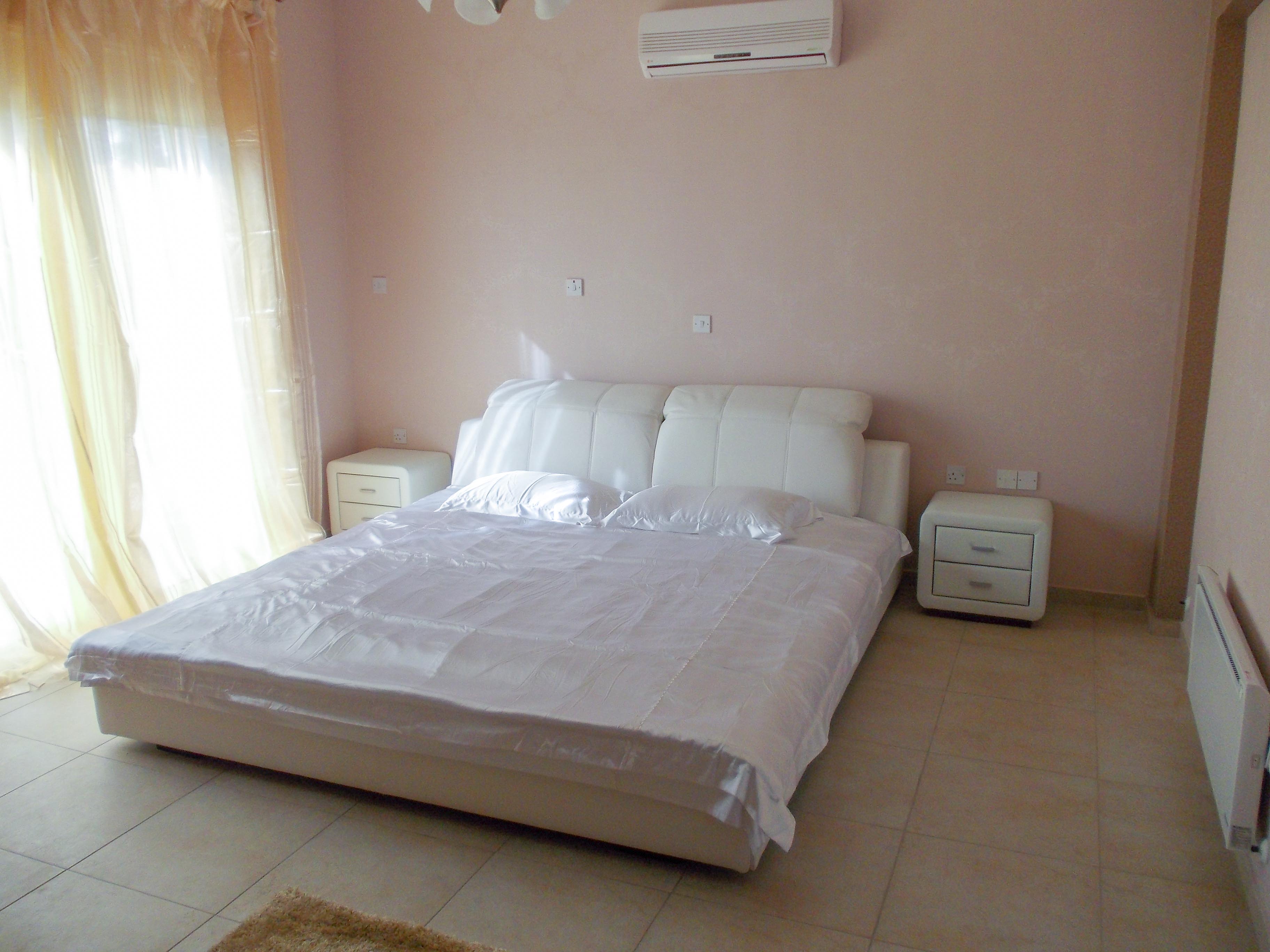 Spacious 3-Bedroom House in Germasogeia