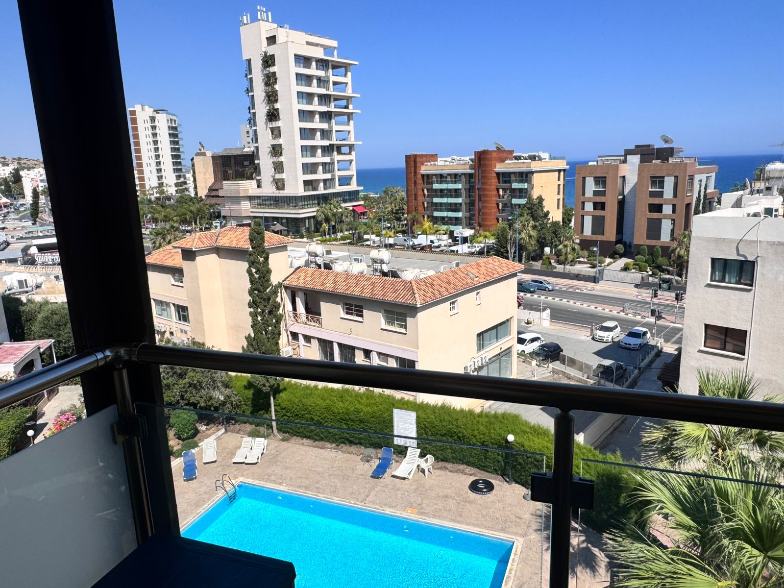 Spacious 3-Bedroom Renovated Apartment in Agios Tychonas
