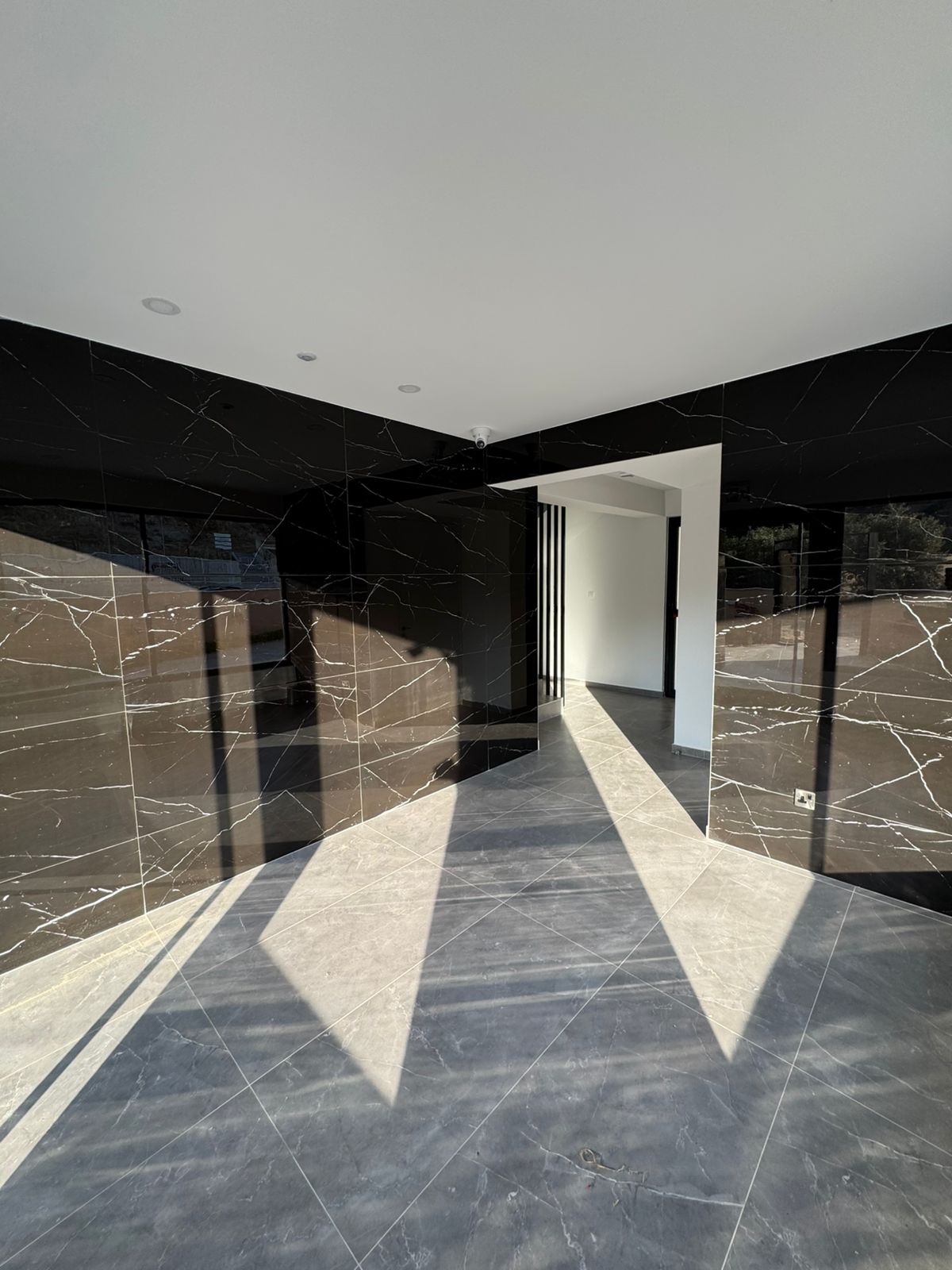Modern Residential Apartment Building for Sale (6 Flats)