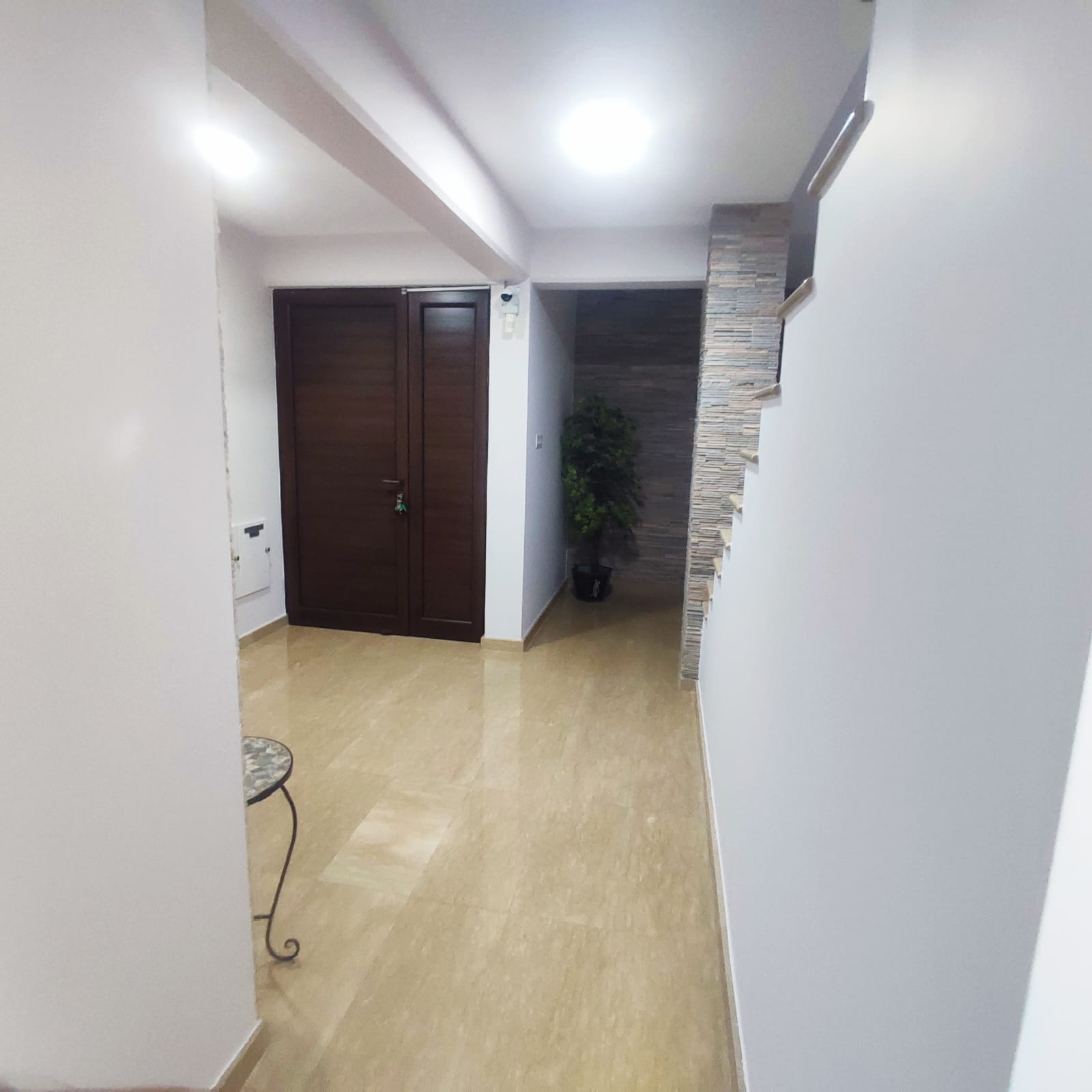 Multi-Level House/Building with Sea Views for sale
