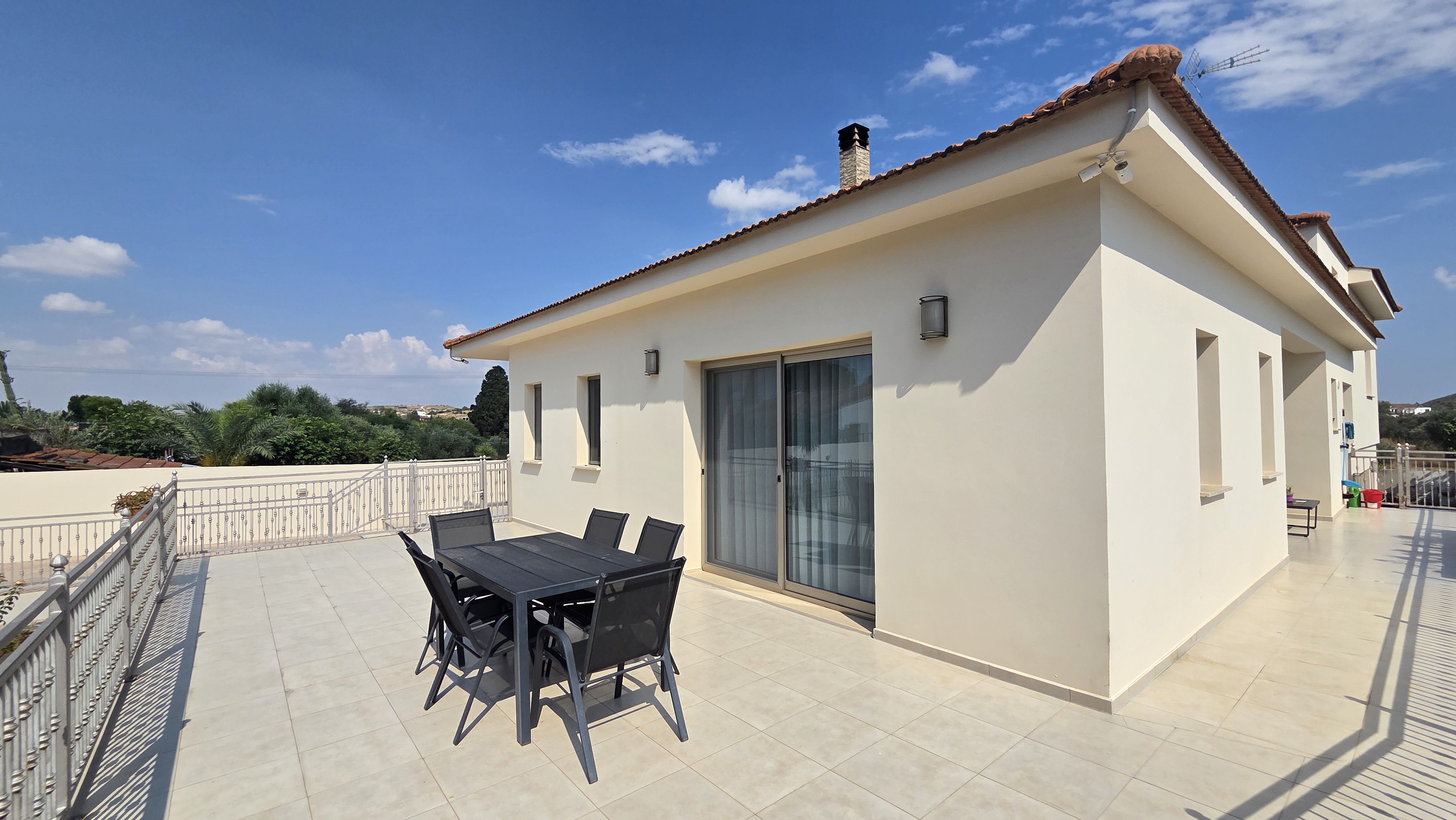 4 bedroom Detached House in Alambra