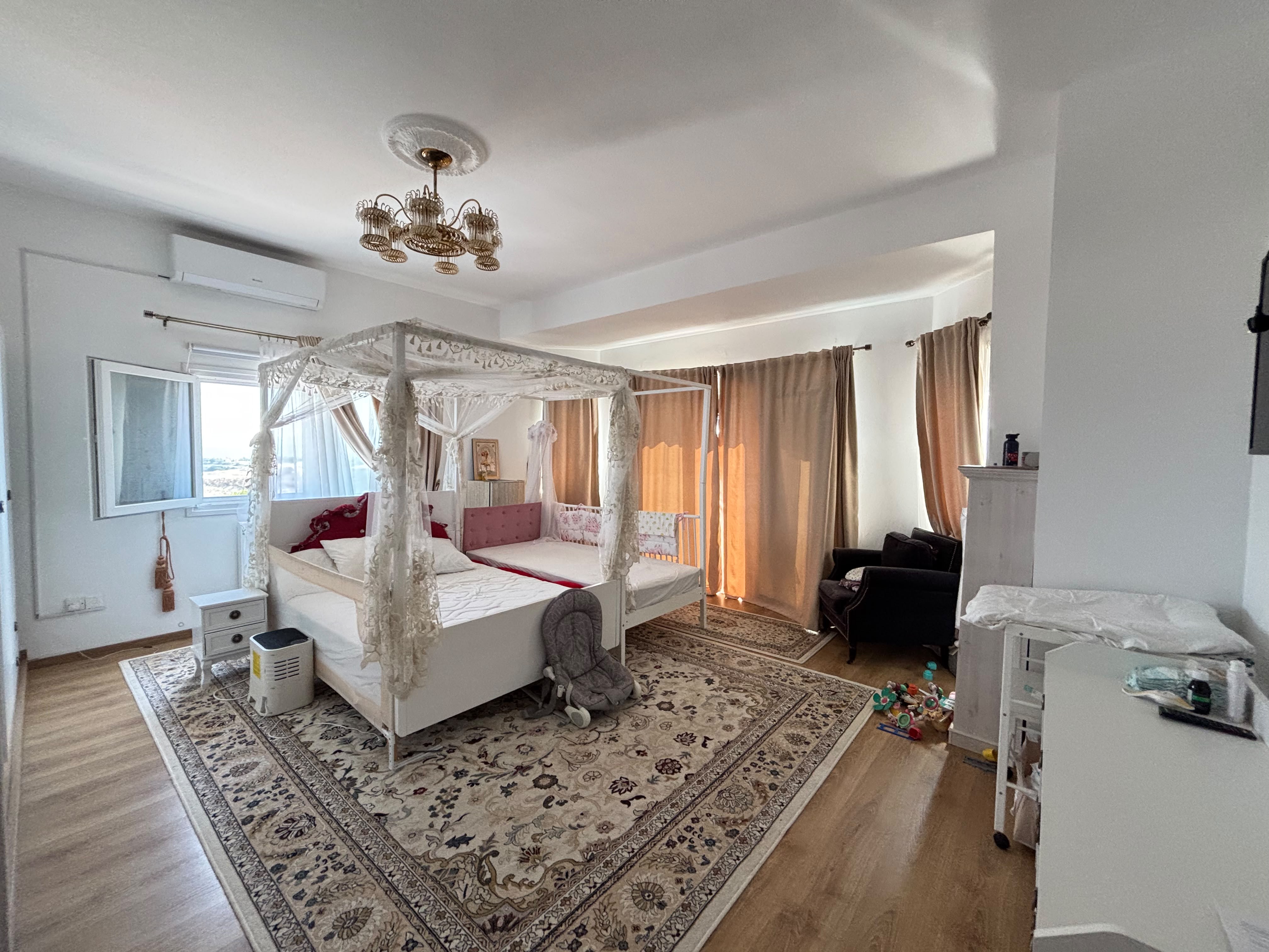 6 Bedroom Villa for Sale in Tsada