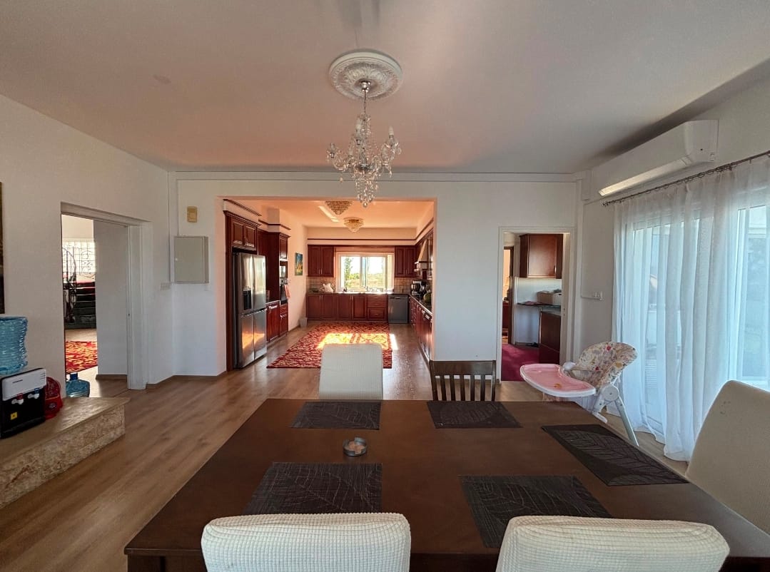 6 Bedroom Villa for Sale in Tsada