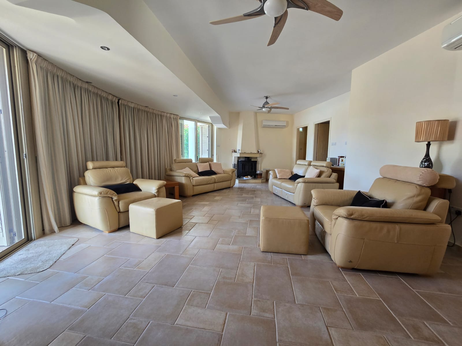 4 Bedroom Detached Villa For Sale in Sea Caves, Peyia