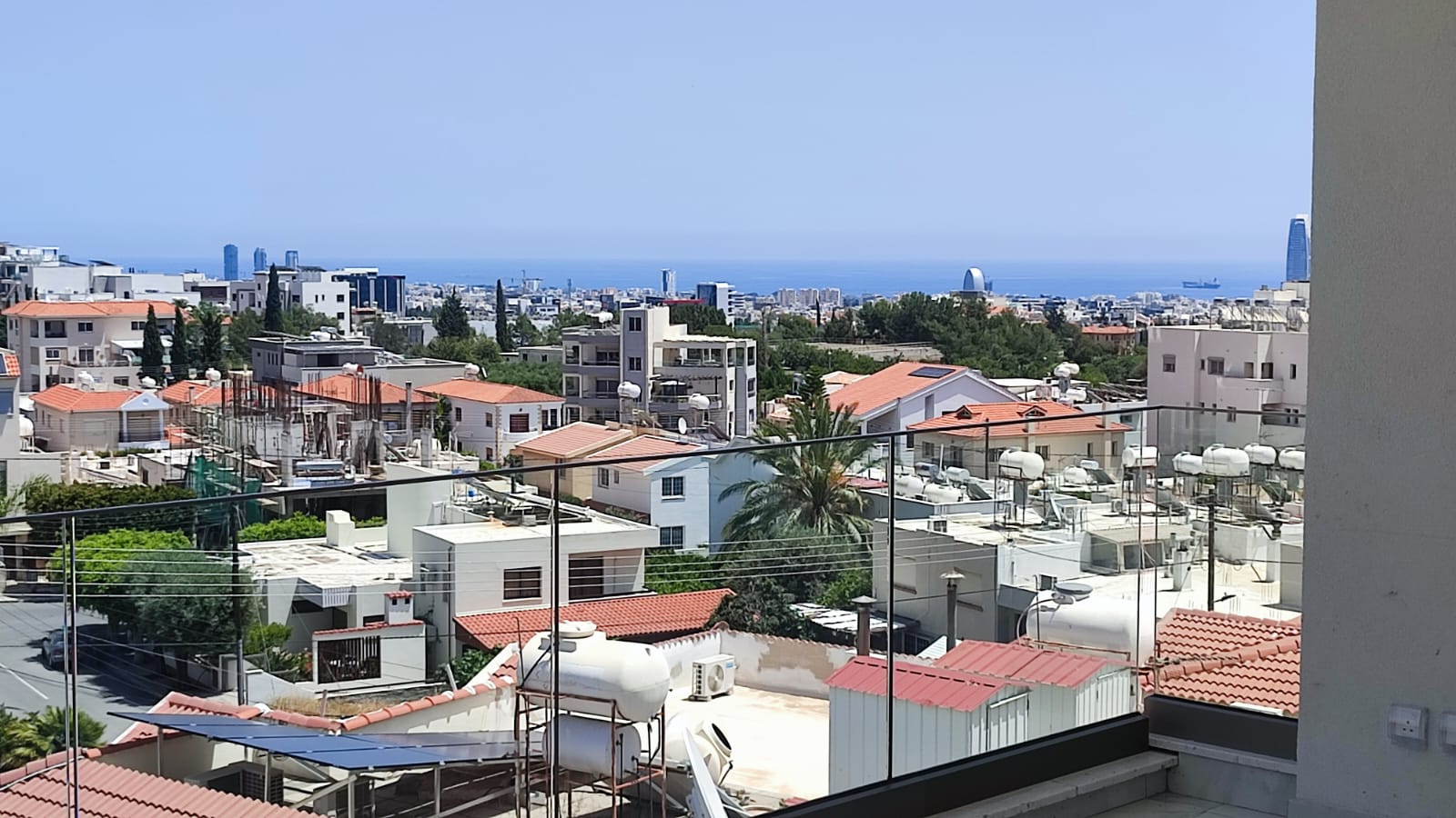 3 Bedroom Penthouse with Private Roof Garden and sea views for Sale