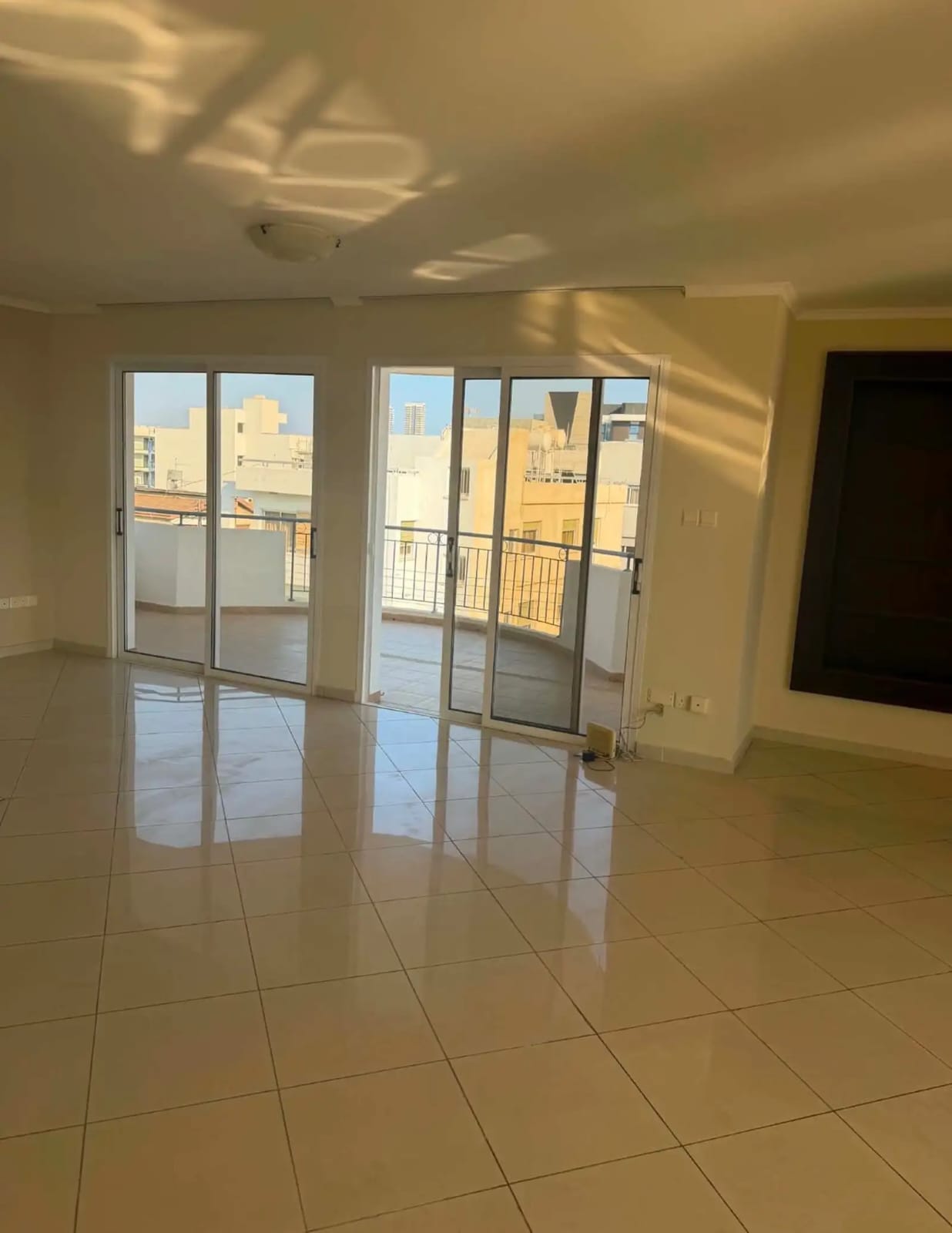 Apartment for Rent in Mesa Geitonia