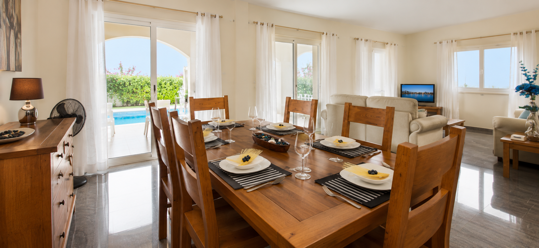 4 Bedroom Villa for Sale in Sea Caves, Peyia