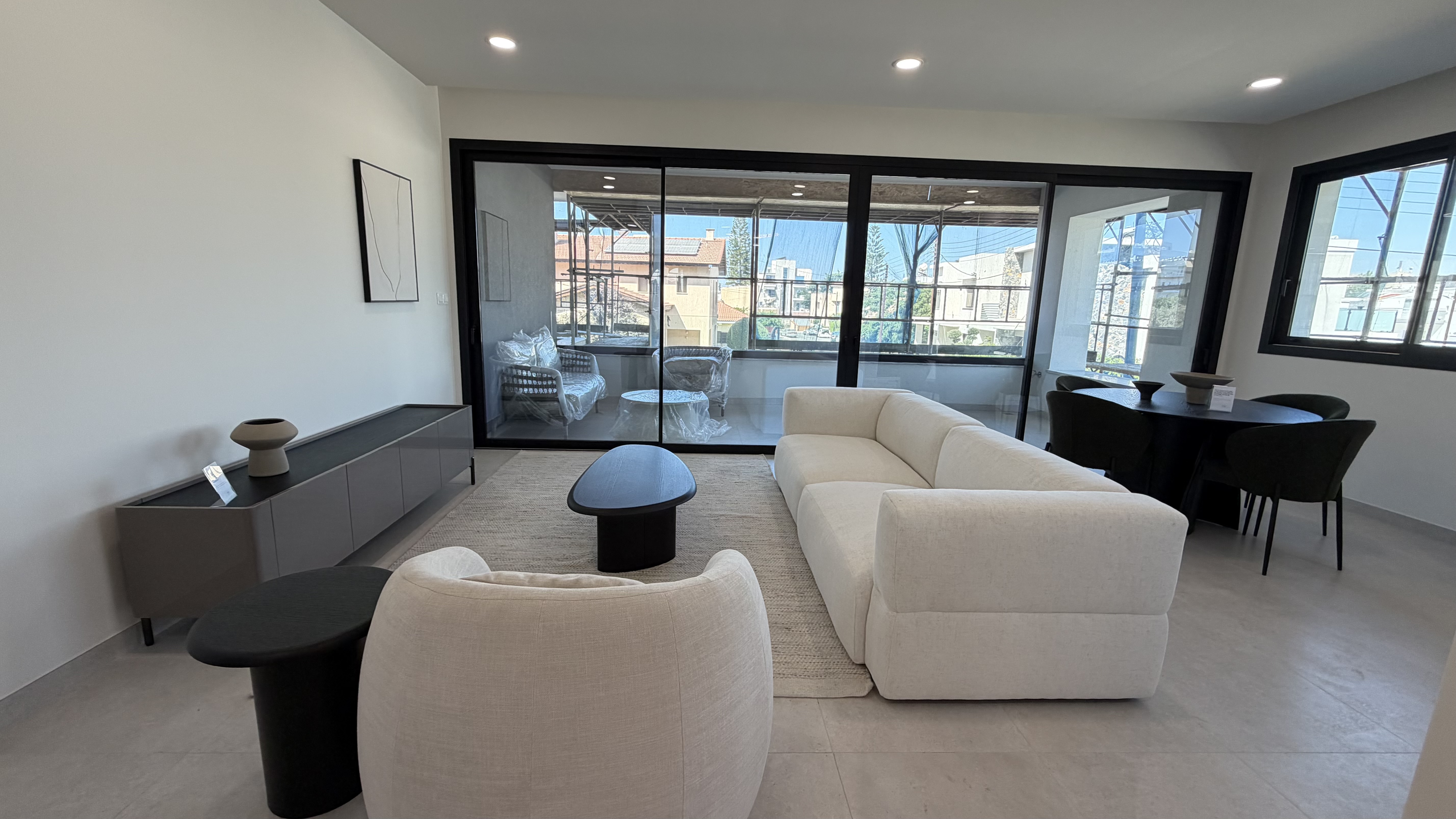1 Bedroom Apartment | Pool | Gym | Resort Style