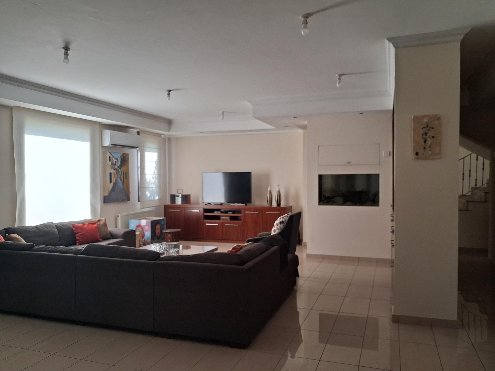 Spacious Detached house with a Private Pool for sale