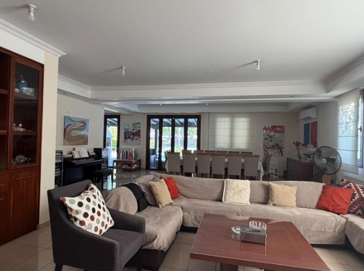Spacious Detached house with a Private Pool for sale
