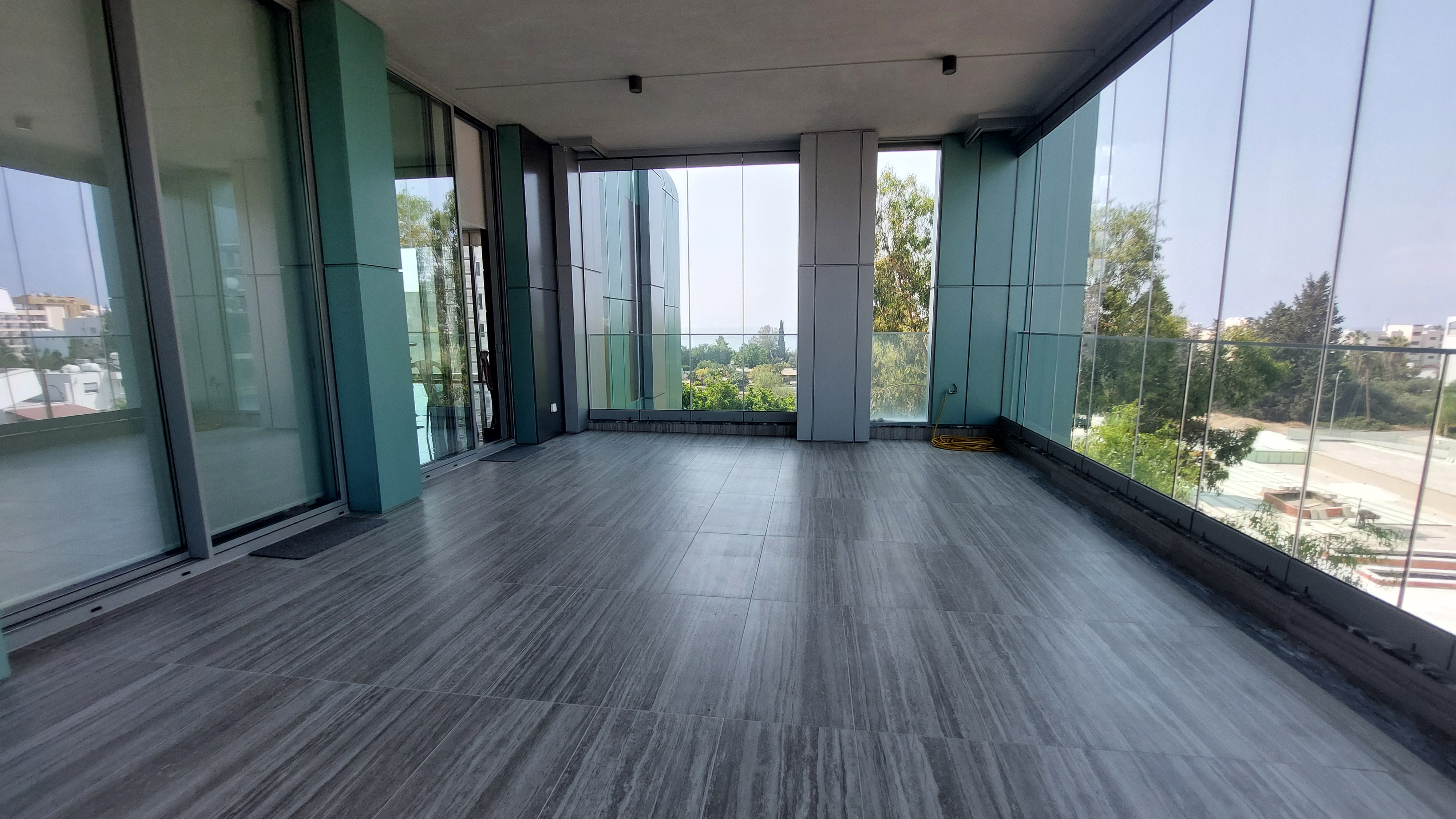 Luxury 3-Bedroom Apartment in Agios Tychonas