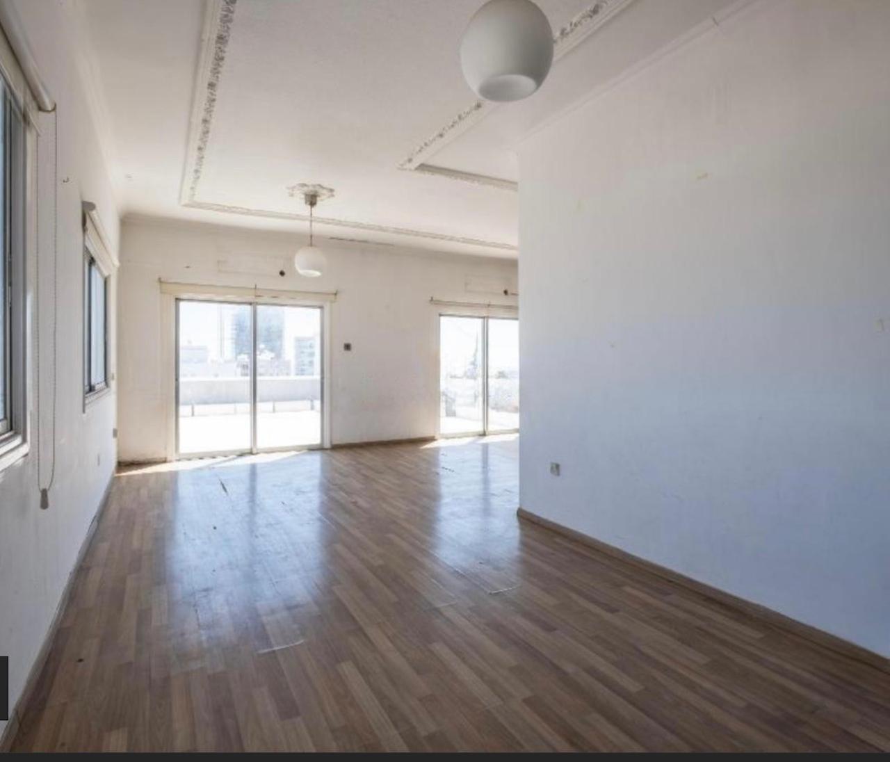 Spacious 3-Bedroom Seaview Apartment