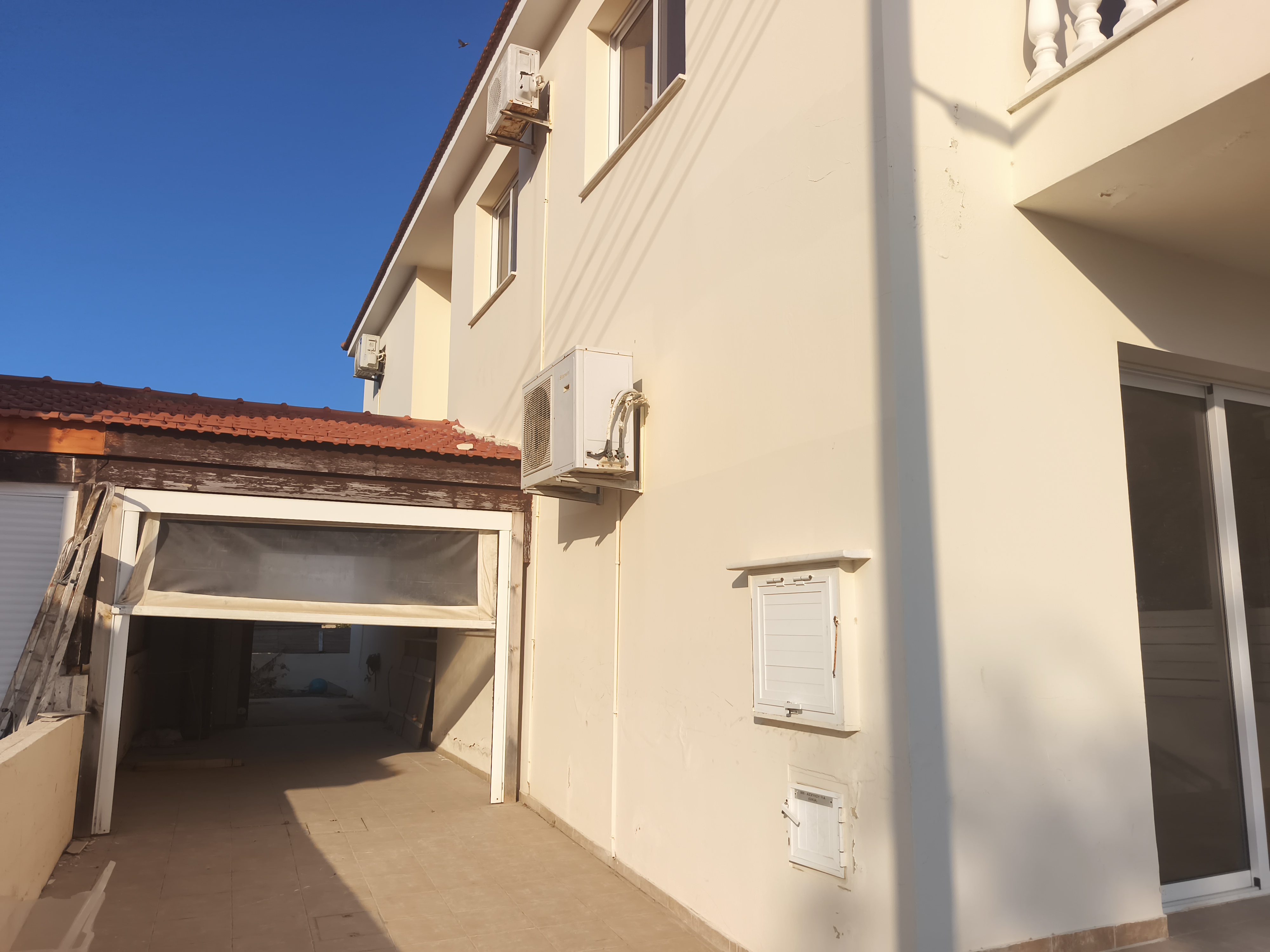 House (Renovation Necessary)