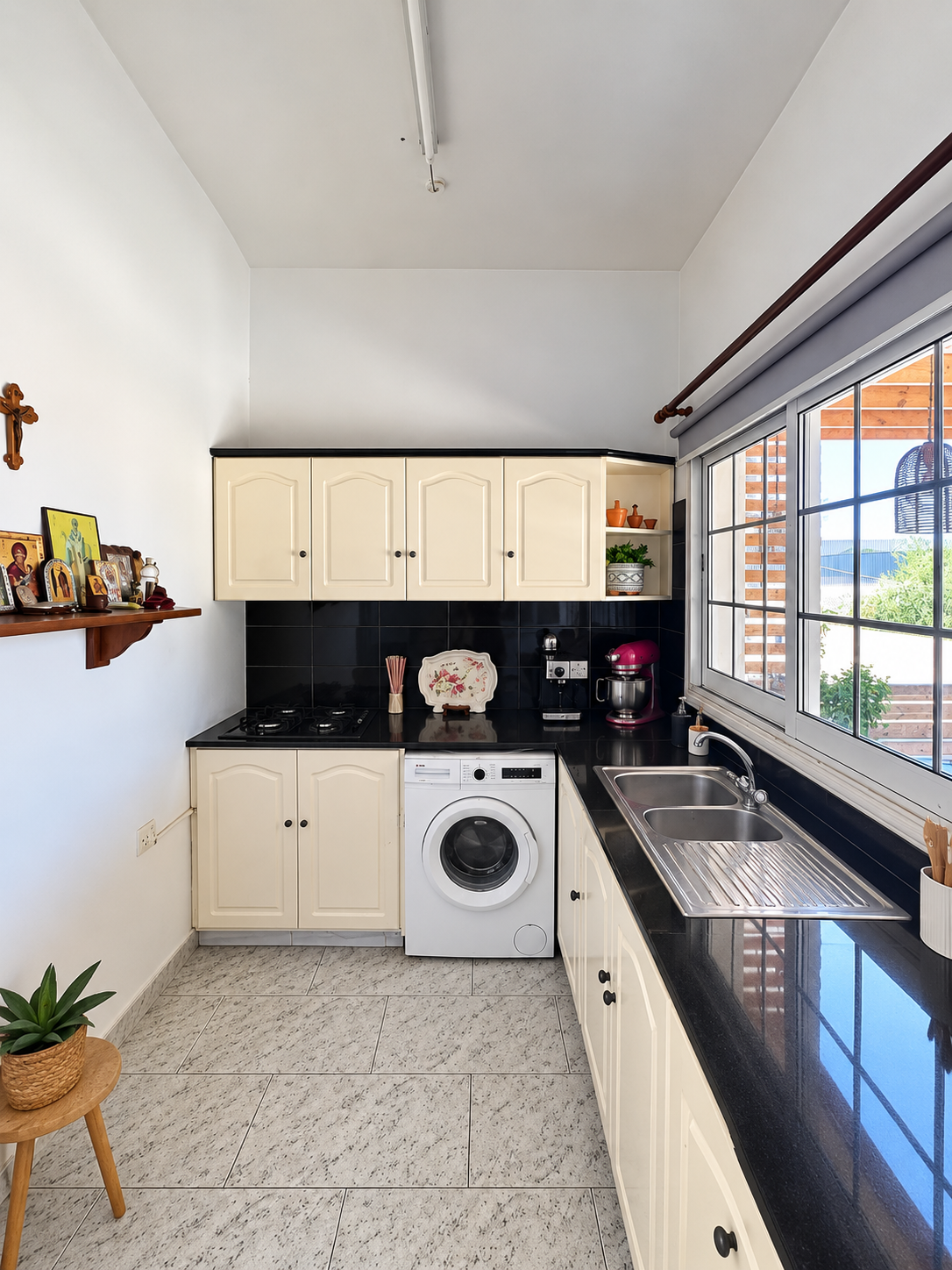 Spacious 3-Bedroom House in Aradippou