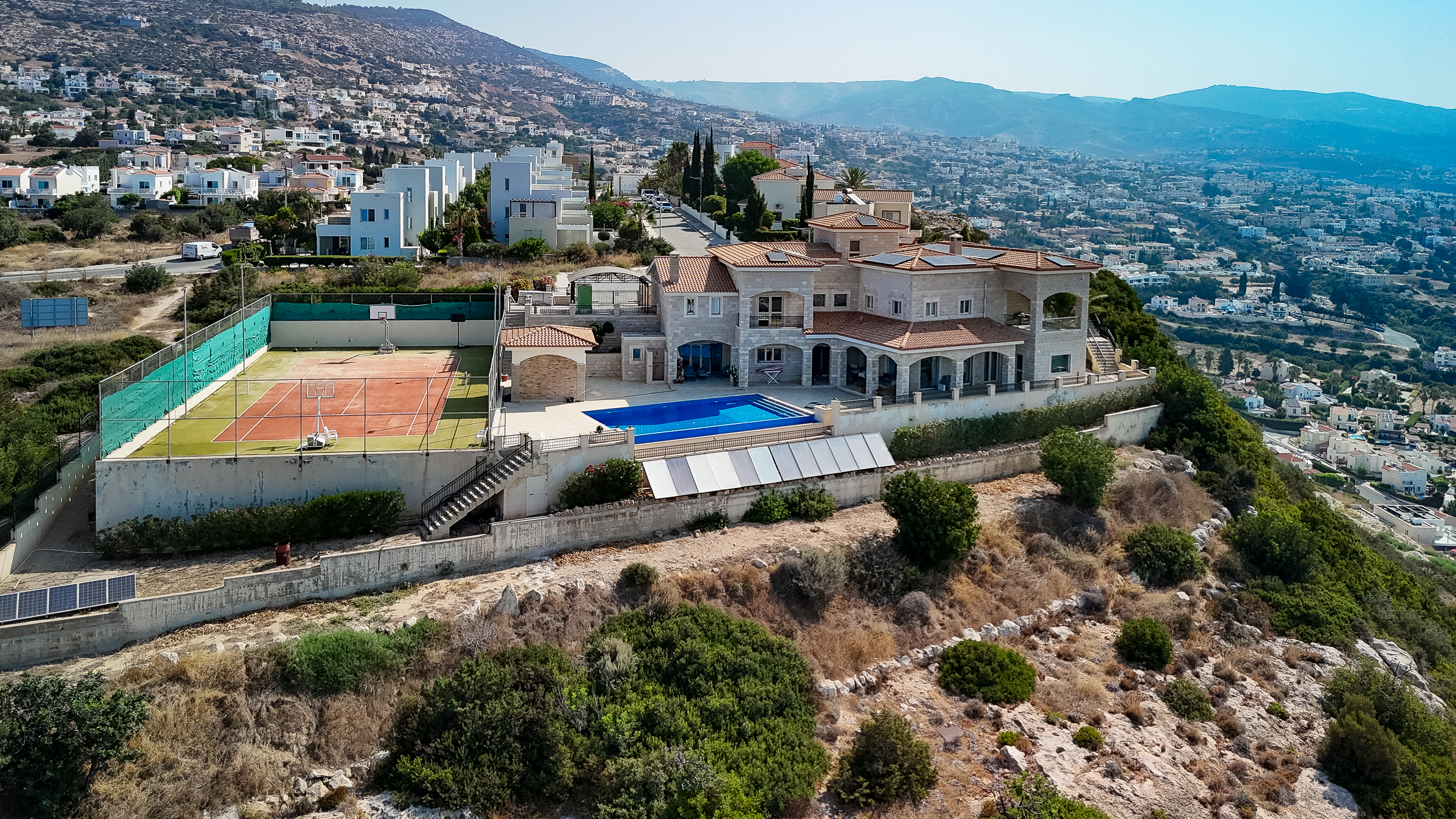 5 Bedroom Luxury Villa with Unobstructed Sea Views in Peyia,