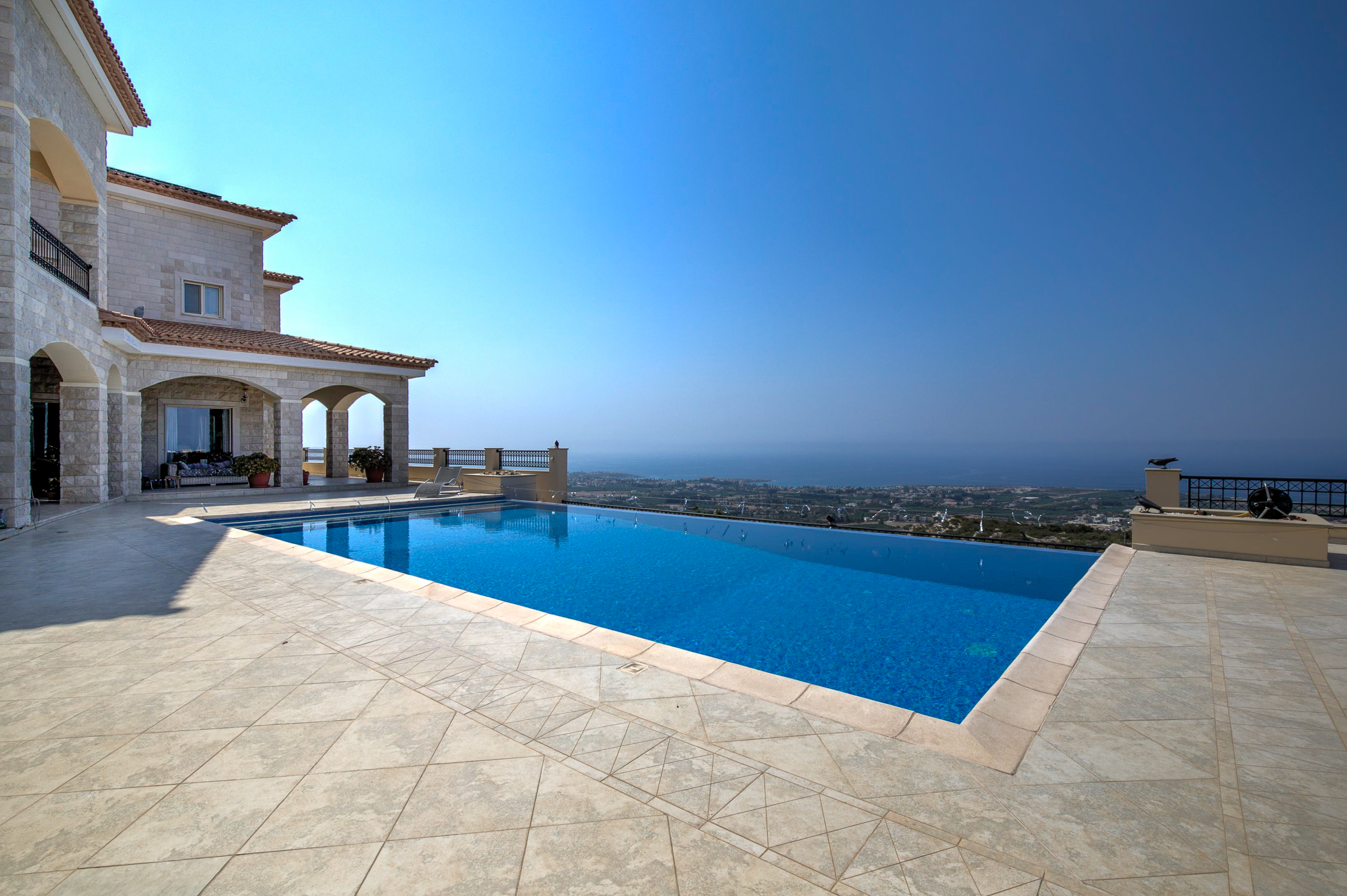 5 Bedroom Luxury Villa with Unobstructed Sea Views in Peyia,