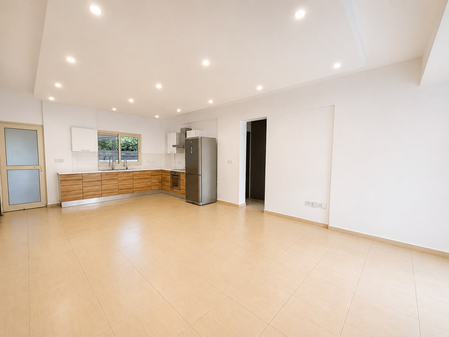 2 Bed Apartment in Complex with pool