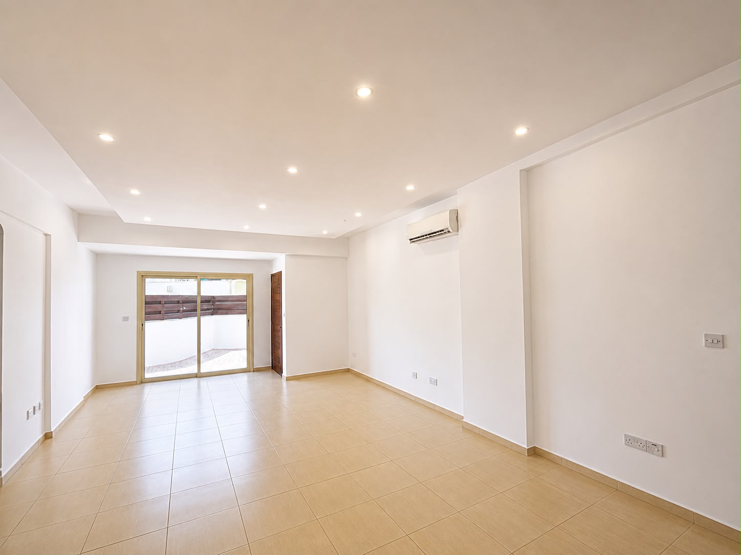 2 Bed Apartment in Complex with pool