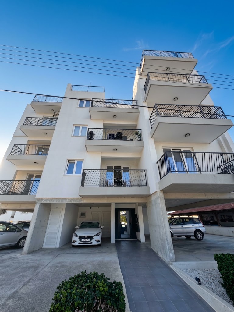 stylish luxury 2 bedroom apartment with open views - Aradippou area