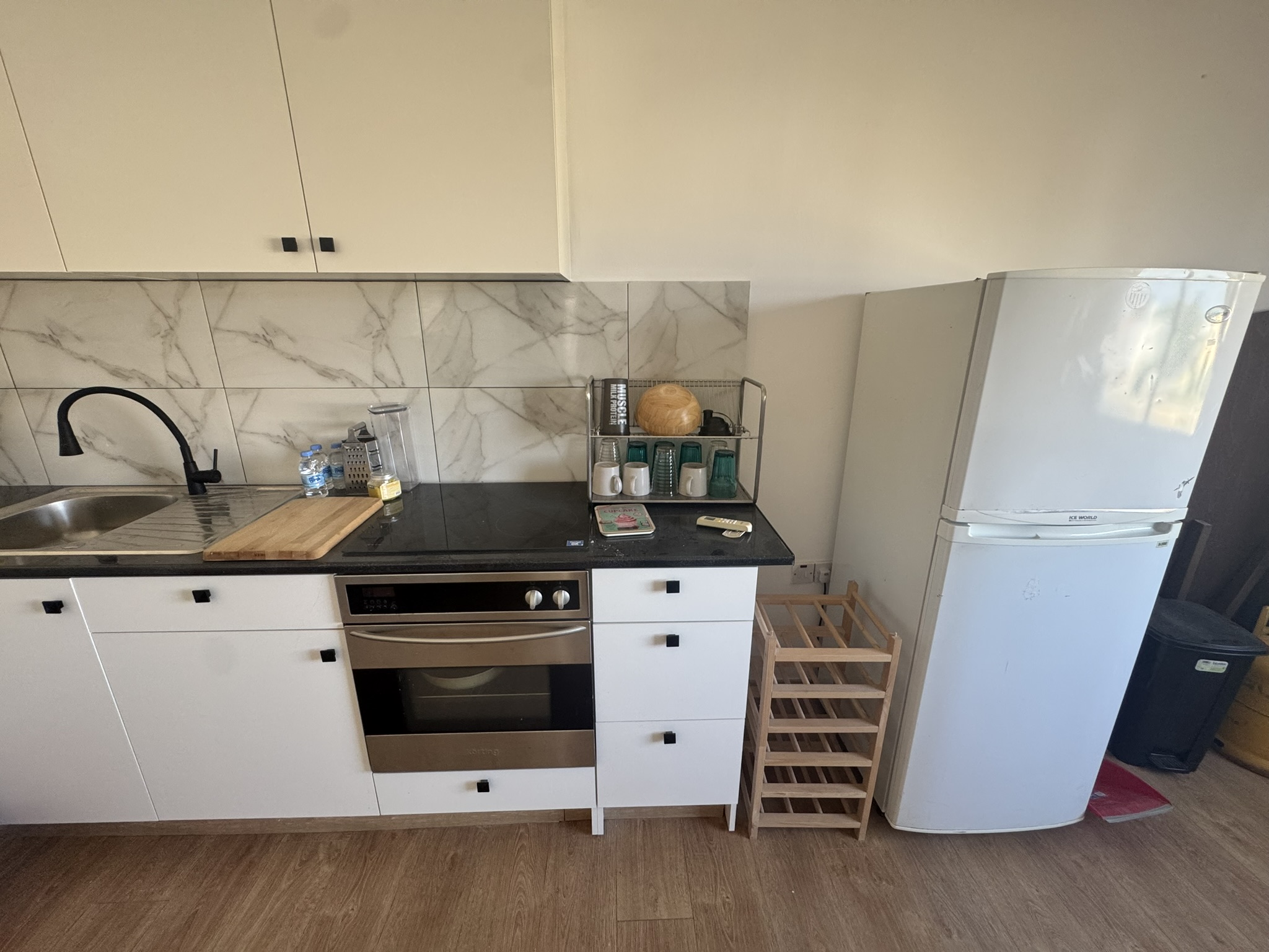 2 BEDROOM FLAT WITH PARTIAL SEA VIEW