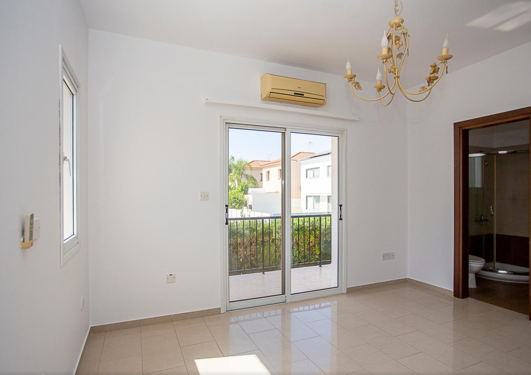 2 semi-detached Houses in Aradippou