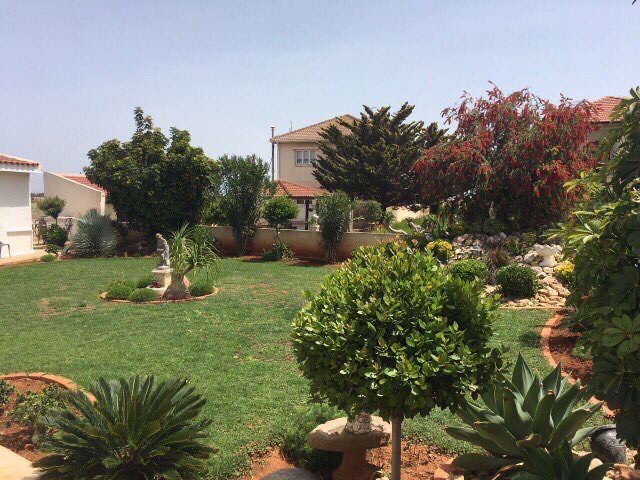 4 BEDROOM HOUSE IN XYLOTYMBOU IN A LARGE PLOT