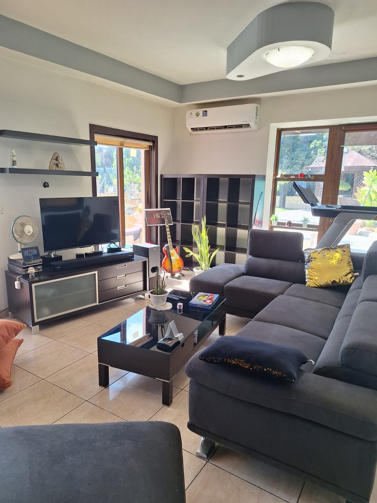 HOUSE FOR SALE IN ALAMPRA