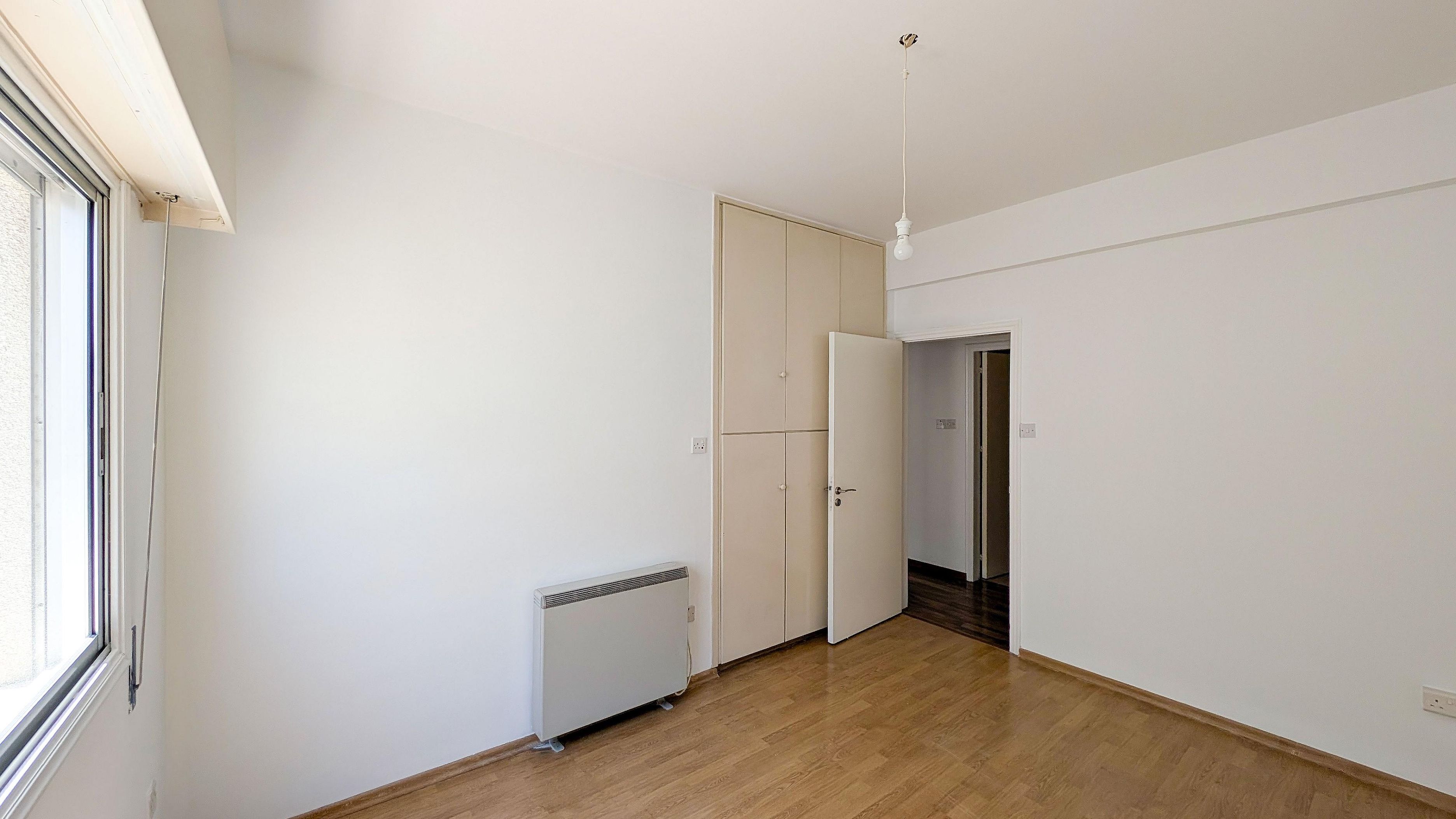 Three Bedroom Apartment in Agioi Omologites